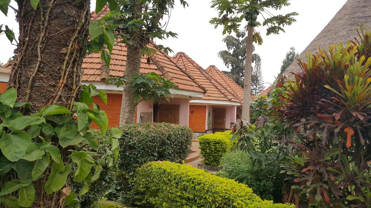 Phenicia Motel Entebbe Exterior foto
