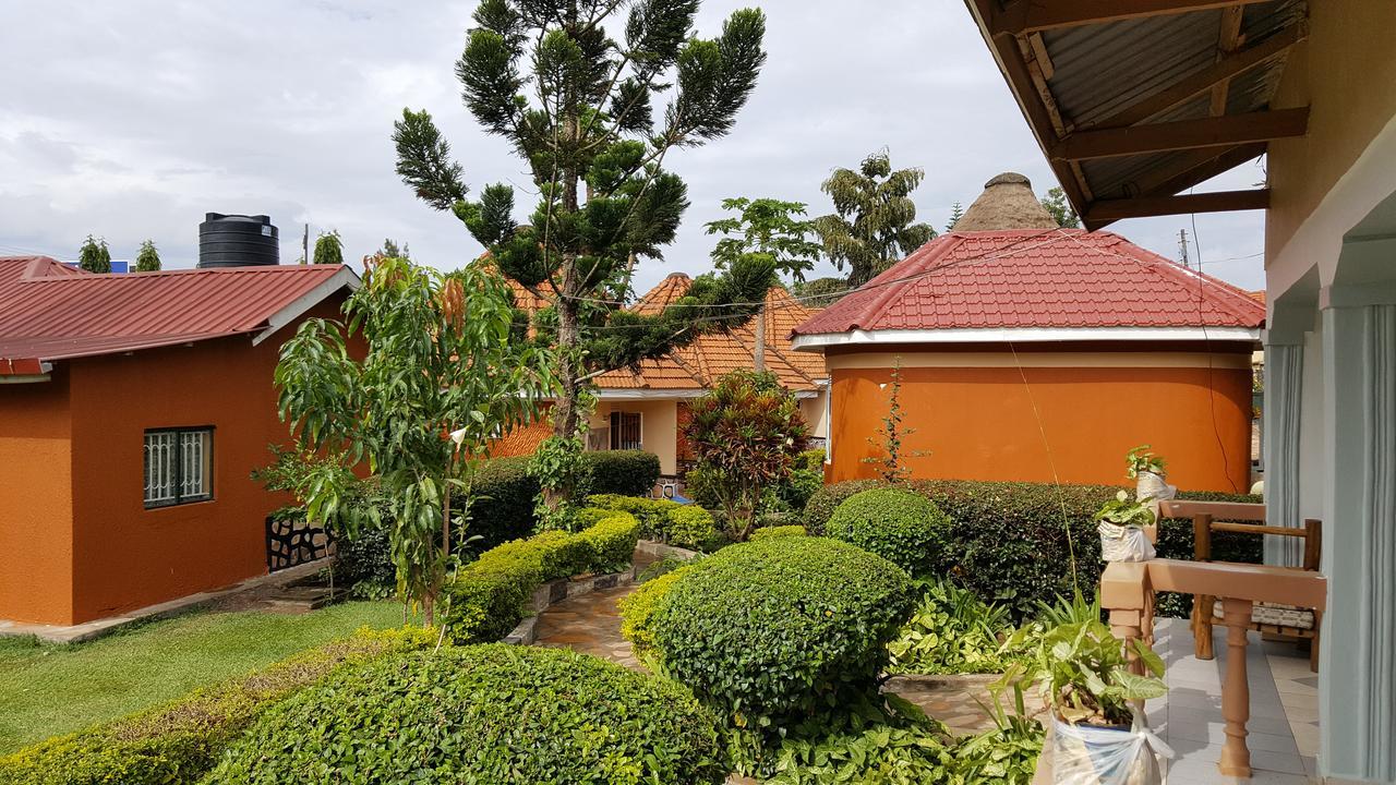 Phenicia Motel Entebbe Exterior foto