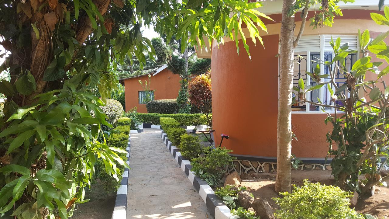 Phenicia Motel Entebbe Exterior foto